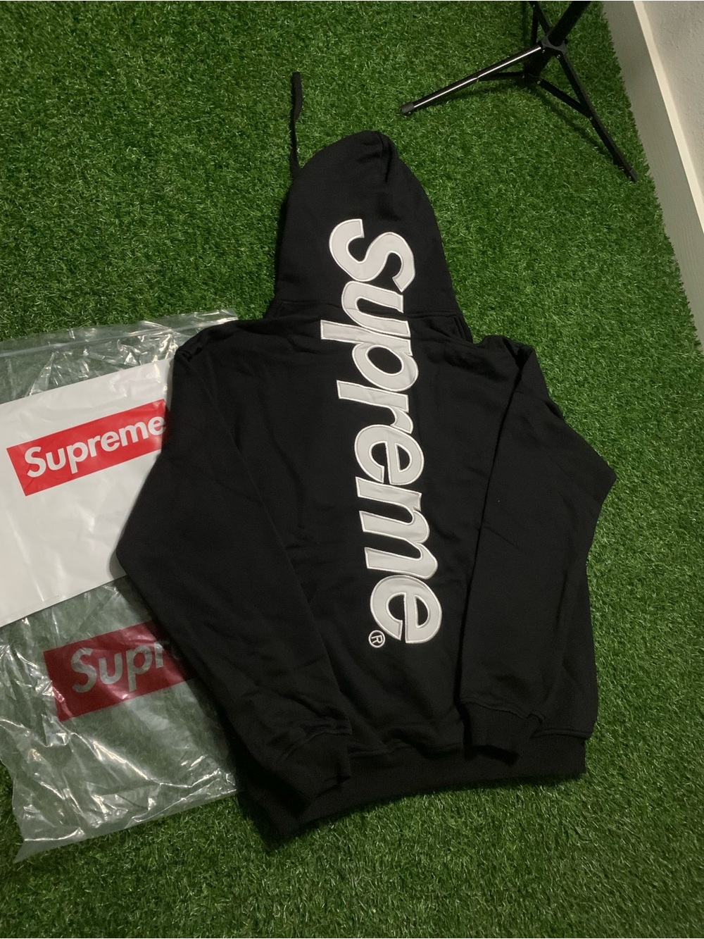 Black Supreme Hoodie - M